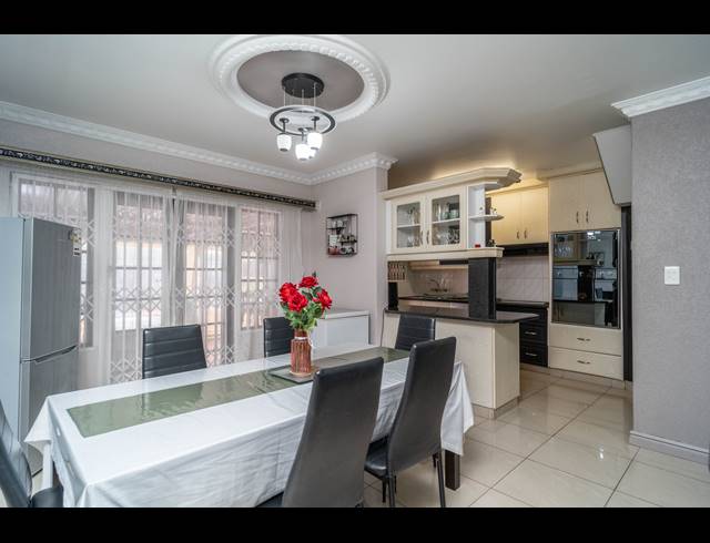 3 BEDROOM APARTMENT FOR SALE IN GLEN HILLS